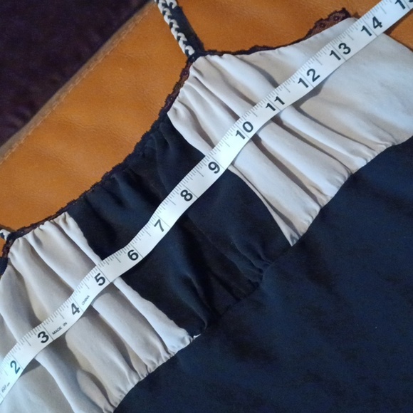 🌺Elegant Black and Cream Women's Slip - Picture 4 of 9